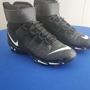 Nike FORCE Black and White football  Cleats